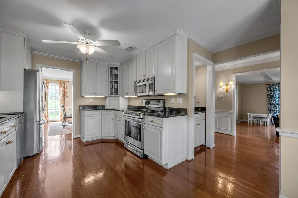 2071 Manor Drive Lexington KY 40502