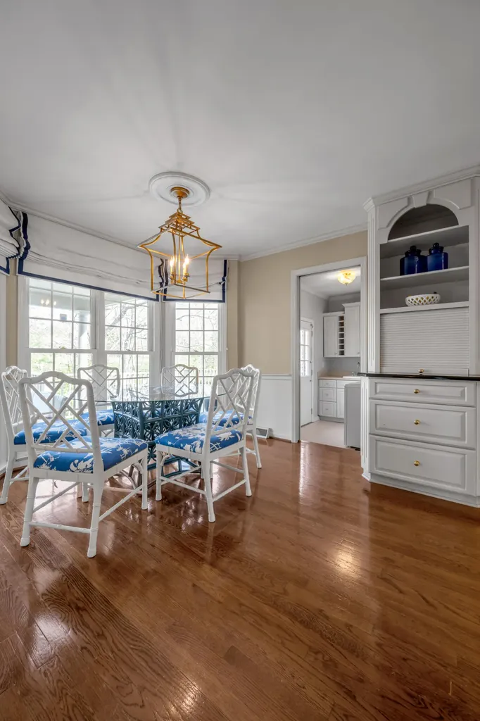 2071 Manor Drive Lexington KY 40502