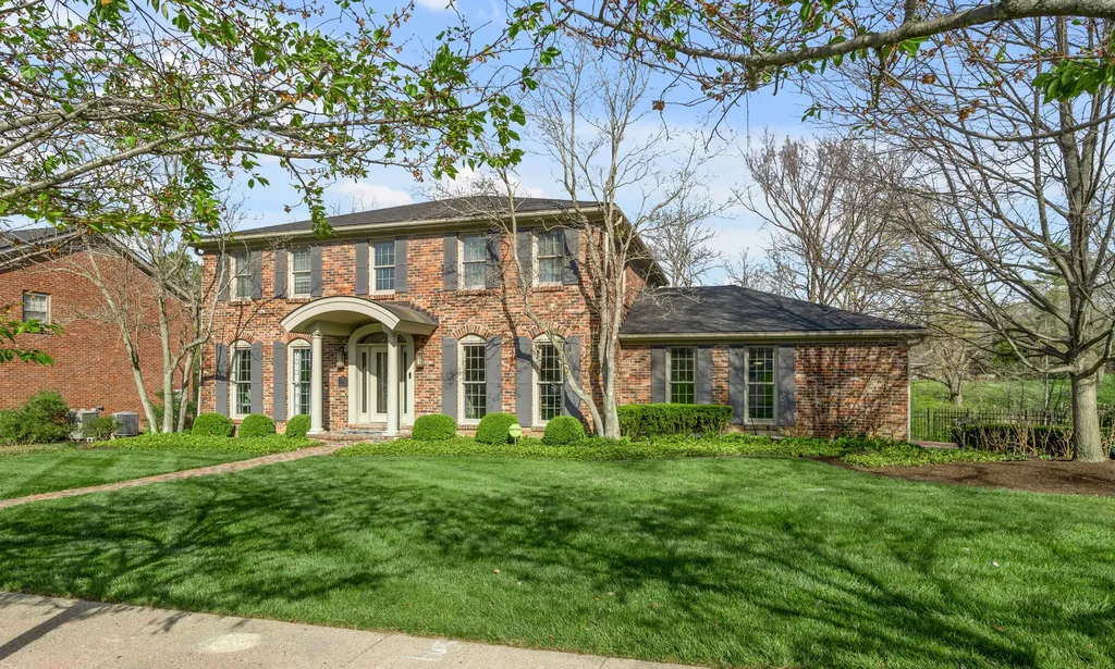 2071 Manor Drive Lexington KY 40502