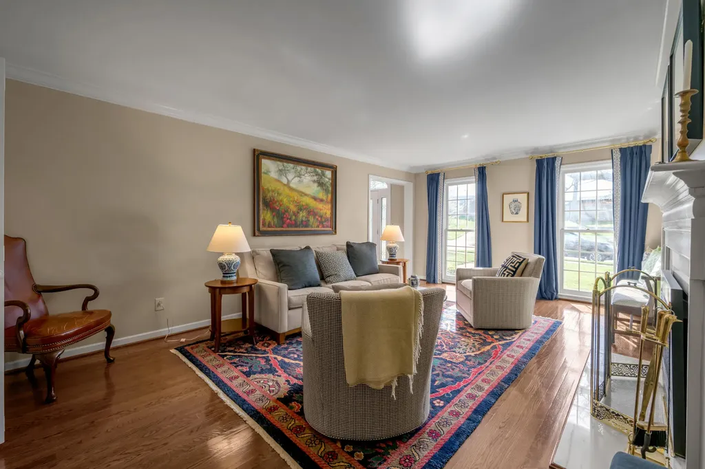 2071 Manor Drive Lexington KY 40502
