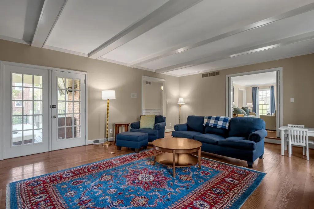 2071 Manor Drive Lexington KY 40502