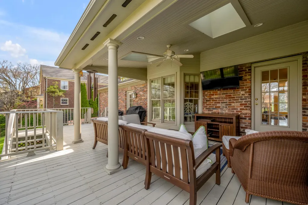 2071 Manor Drive Lexington KY 40502