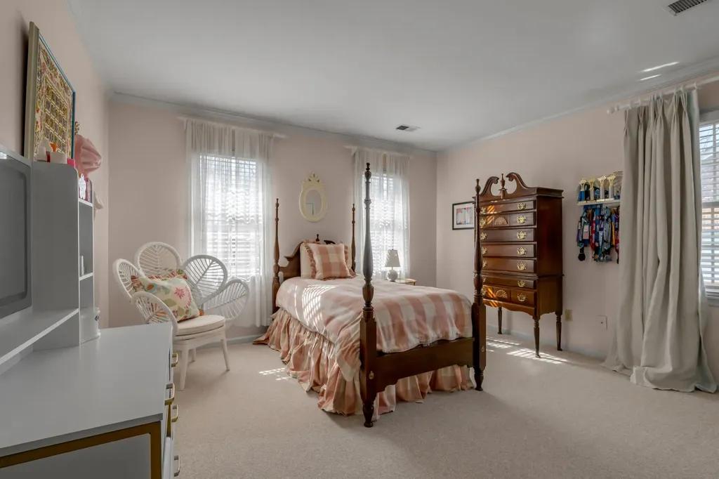 2071 Manor Drive Lexington KY 40502