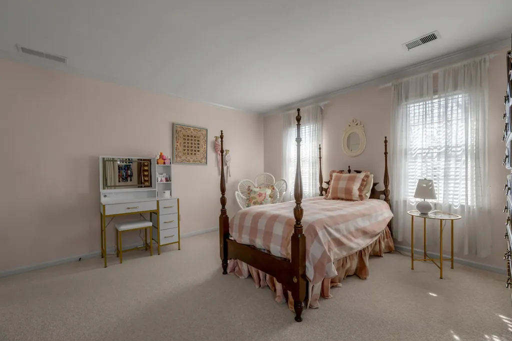 2071 Manor Drive Lexington KY 40502