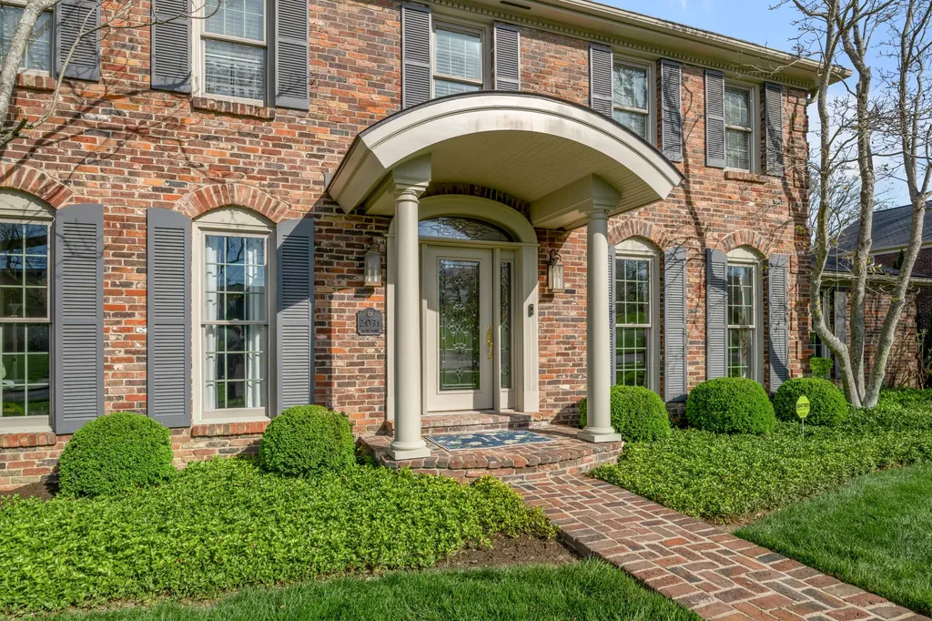 2071 Manor Drive Lexington KY 40502
