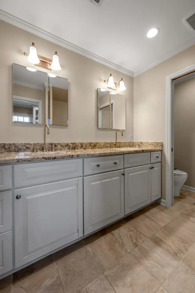2071 Manor Drive Lexington KY 40502