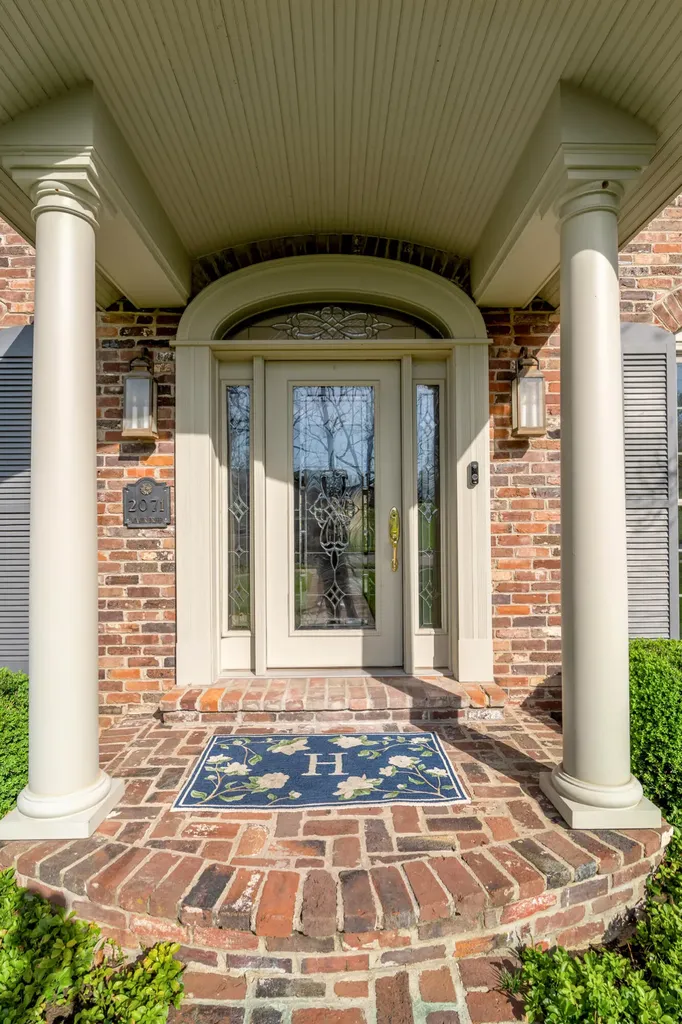2071 Manor Drive Lexington KY 40502