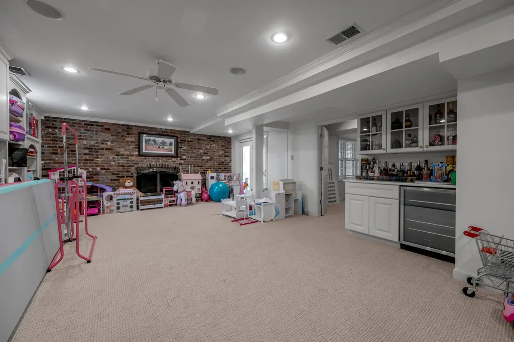 2071 Manor Drive Lexington KY 40502