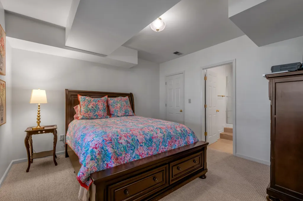 2071 Manor Drive Lexington KY 40502