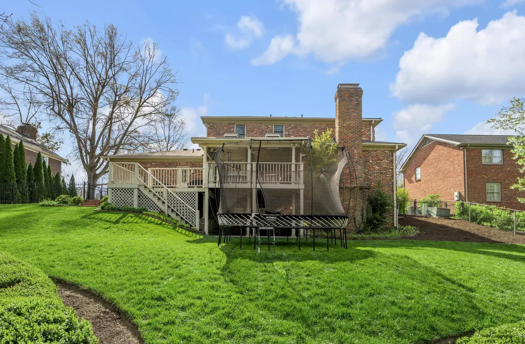 2071 Manor Drive Lexington KY 40502