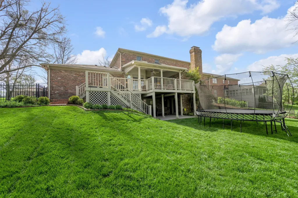 2071 Manor Drive Lexington KY 40502