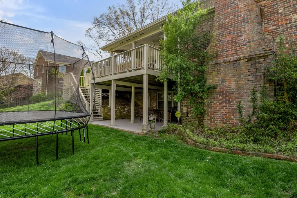 2071 Manor Drive Lexington KY 40502