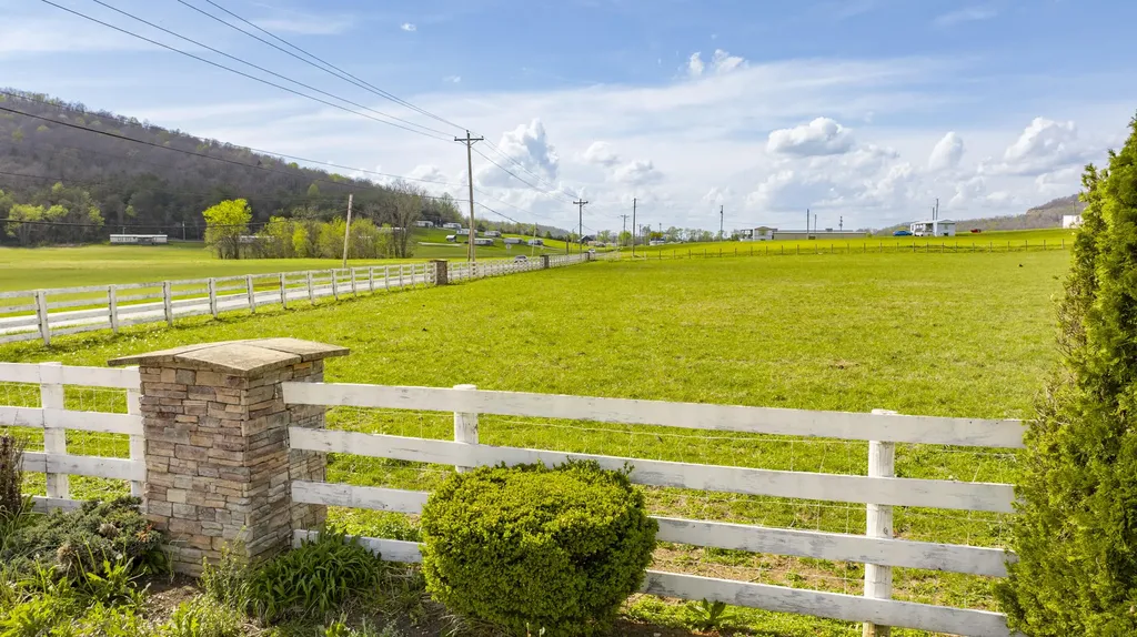2301 Kentucky 92 Monticello KY 42633