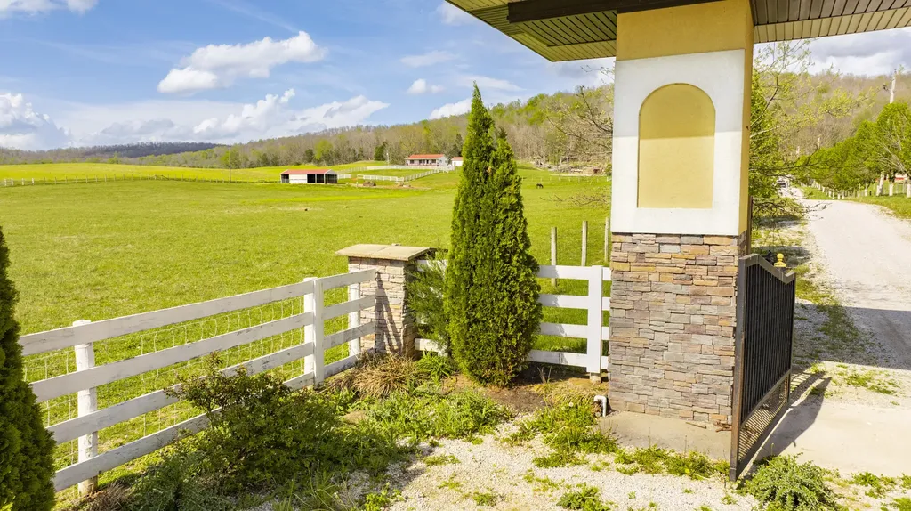 2301 Kentucky 92 Monticello KY 42633