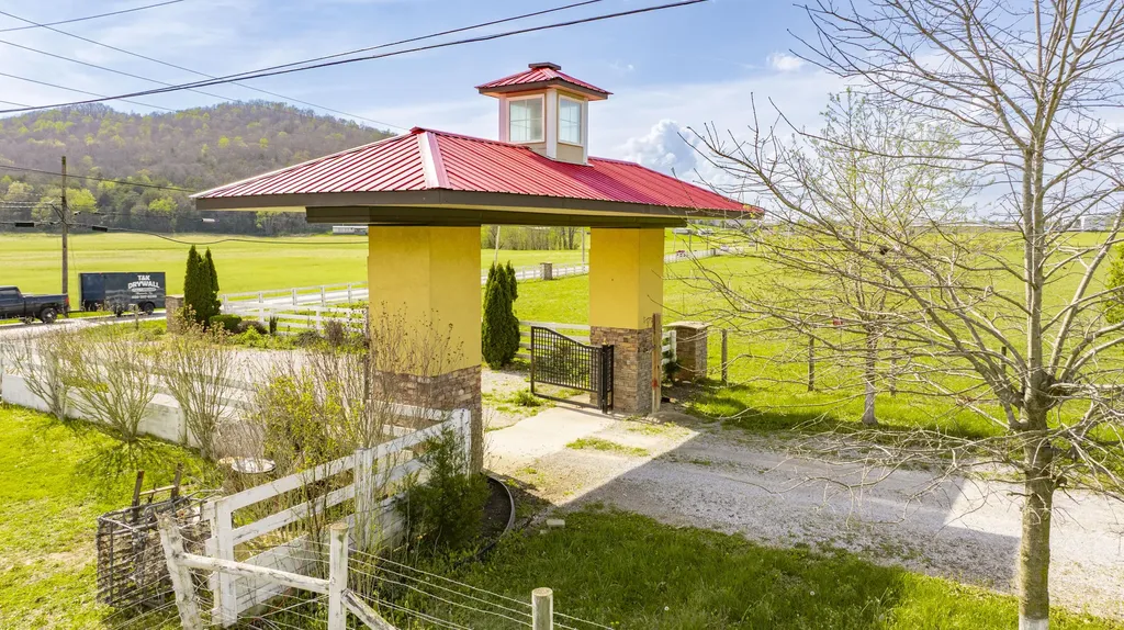 2301 Kentucky 92 Monticello KY 42633