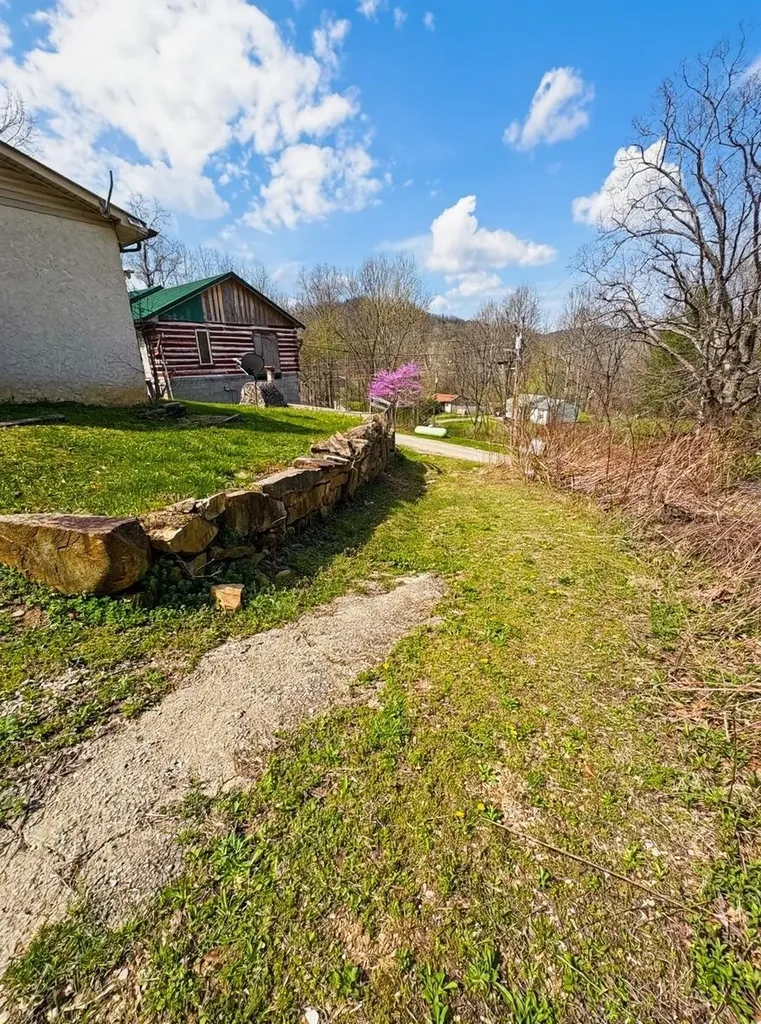 22 Burns Lane Garrison KY 41141
