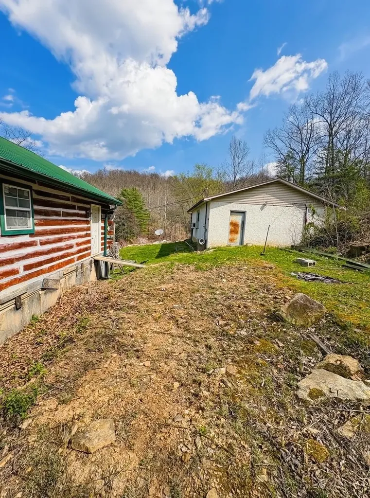 22 Burns Lane Garrison KY 41141