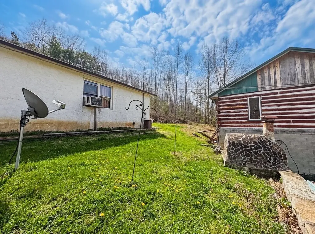 22 Burns Lane Garrison KY 41141