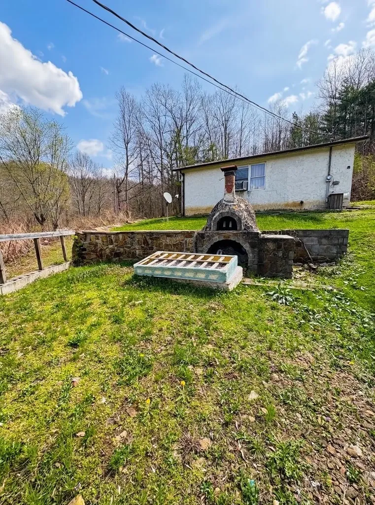 22 Burns Lane Garrison KY 41141