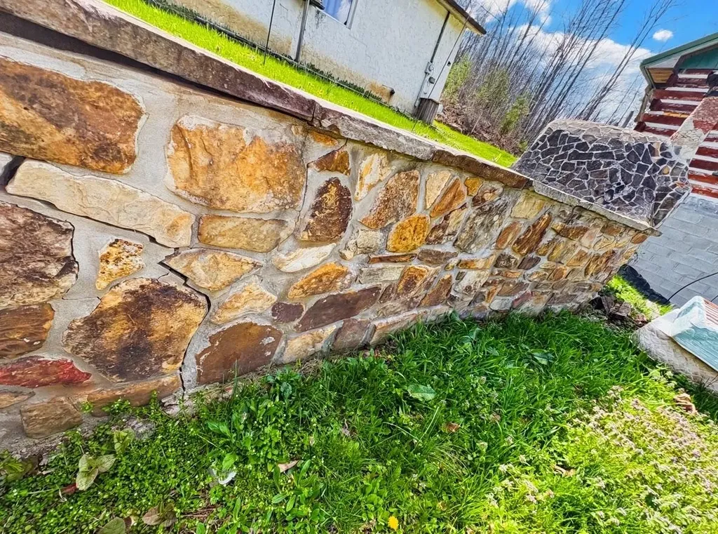 22 Burns Lane Garrison KY 41141