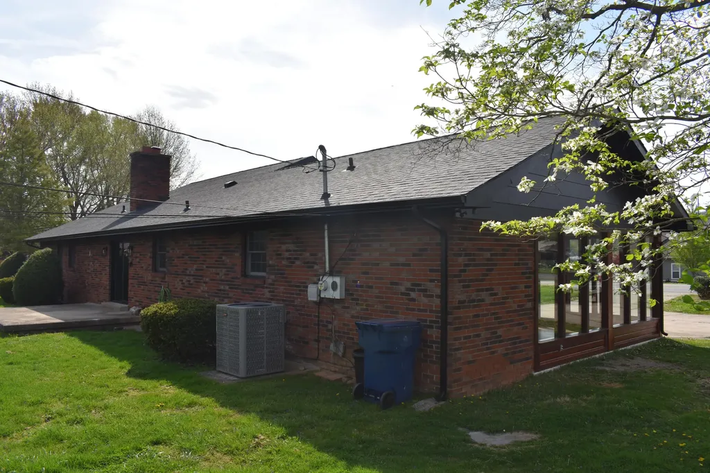 3306 W Cumberland Avenue Middlesboro KY 40965