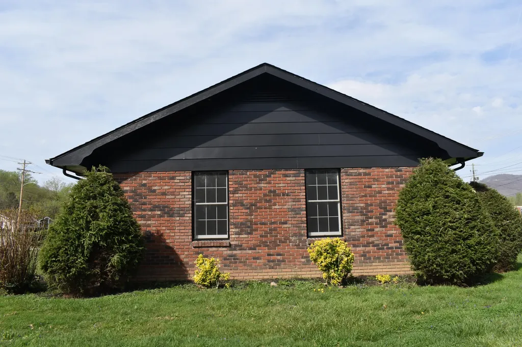 3306 W Cumberland Avenue Middlesboro KY 40965