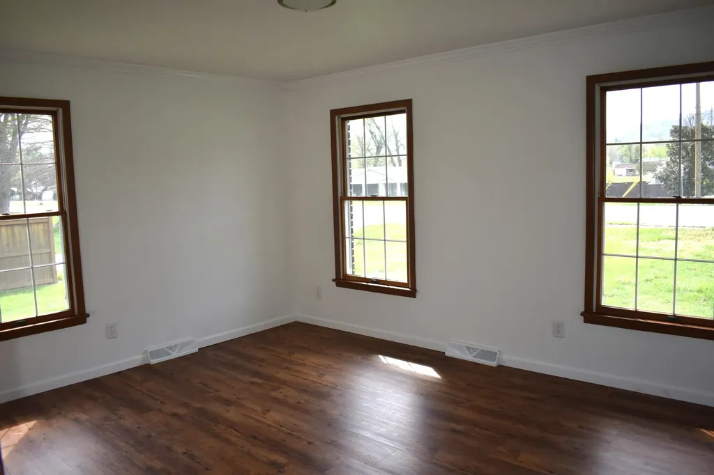 3306 W Cumberland Avenue Middlesboro KY 40965