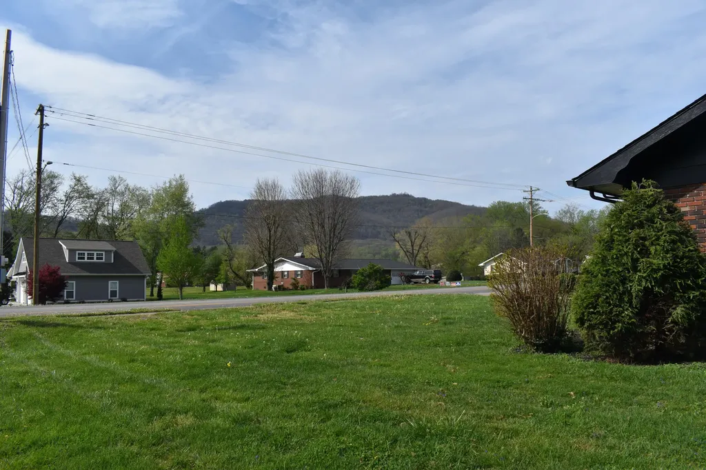 3306 W Cumberland Avenue Middlesboro KY 40965