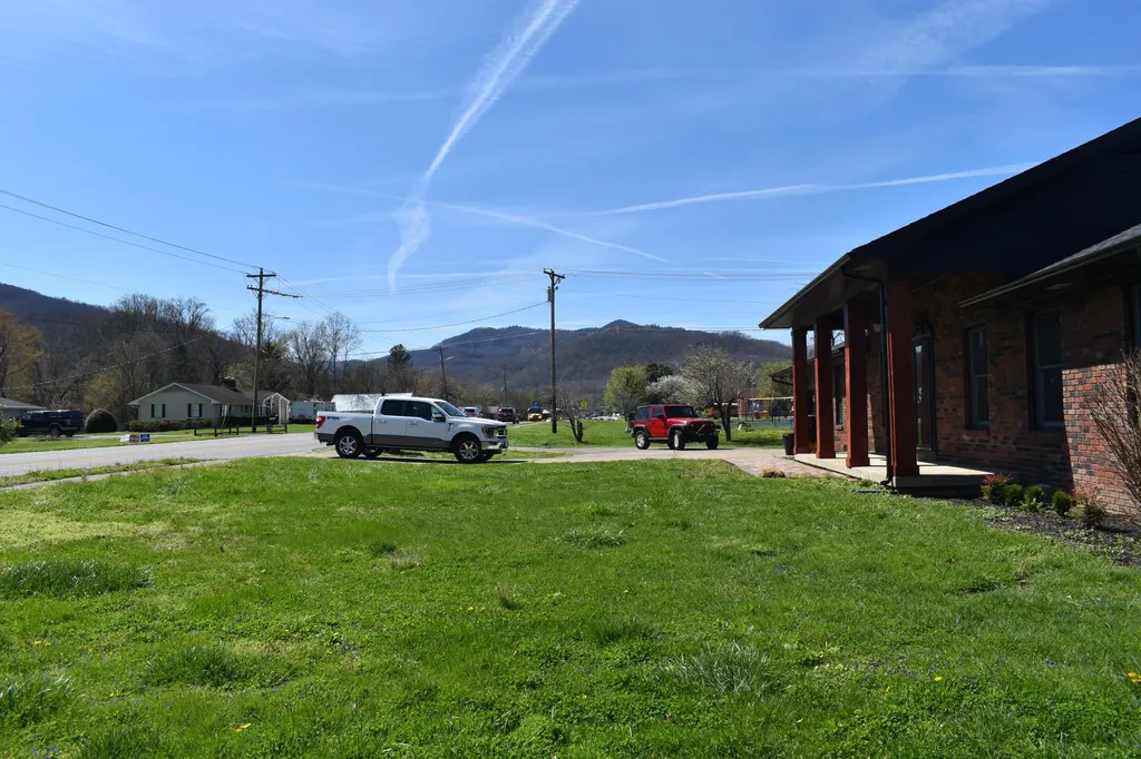 3306 W Cumberland Avenue Middlesboro KY 40965