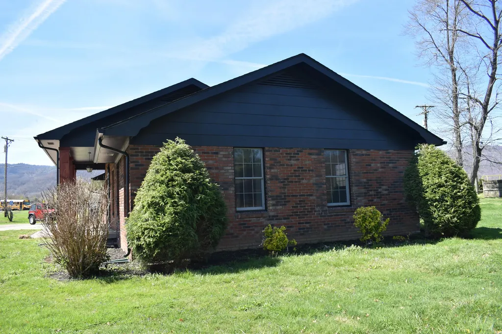 3306 W Cumberland Avenue Middlesboro KY 40965