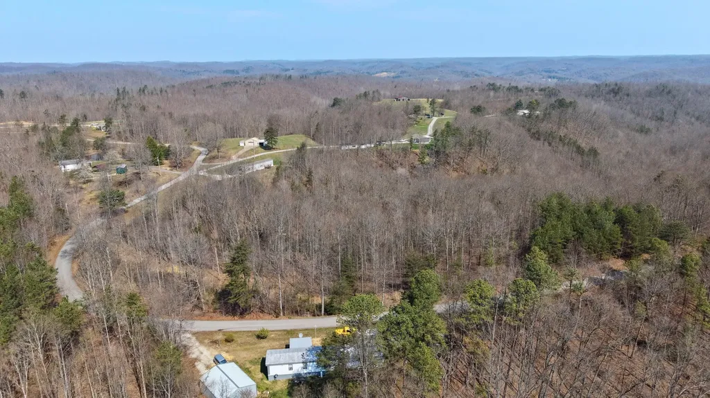 5 Sand Hill Road Livingston KY 40445