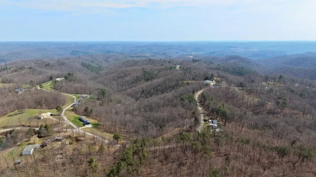 5 Sand Hill Road Livingston KY 40445
