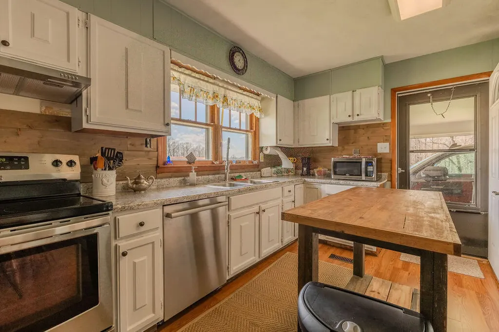 10770 Brown Ridge Road Morehead KY 40351