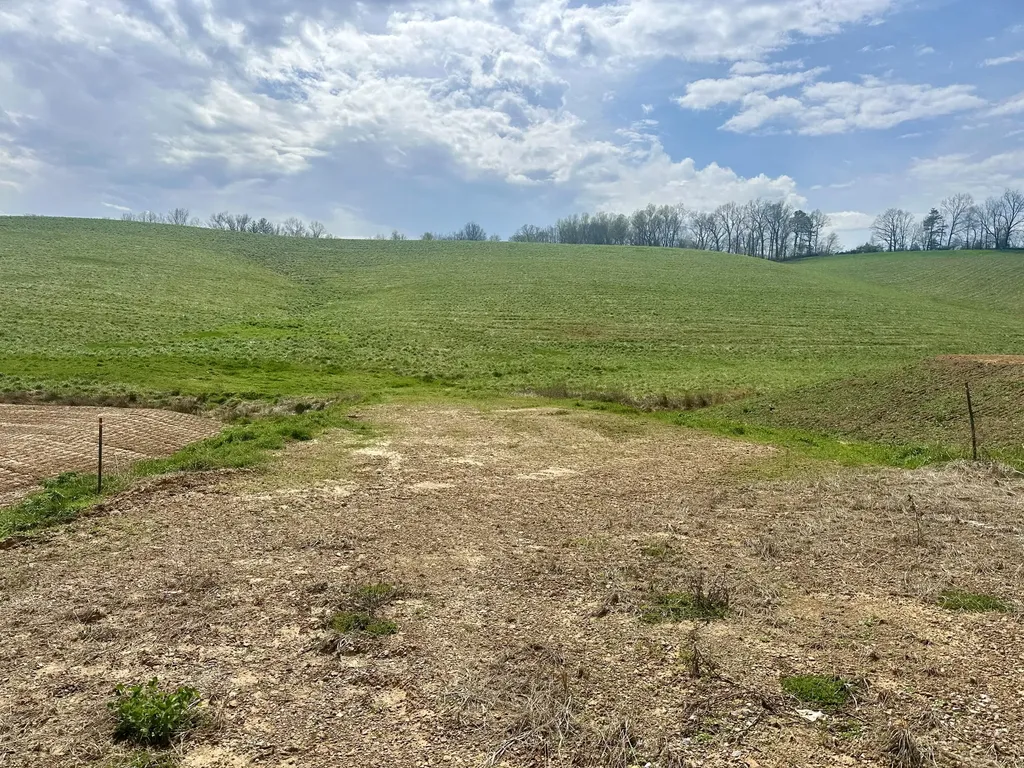 133 Jaguar Way London KY 40741
