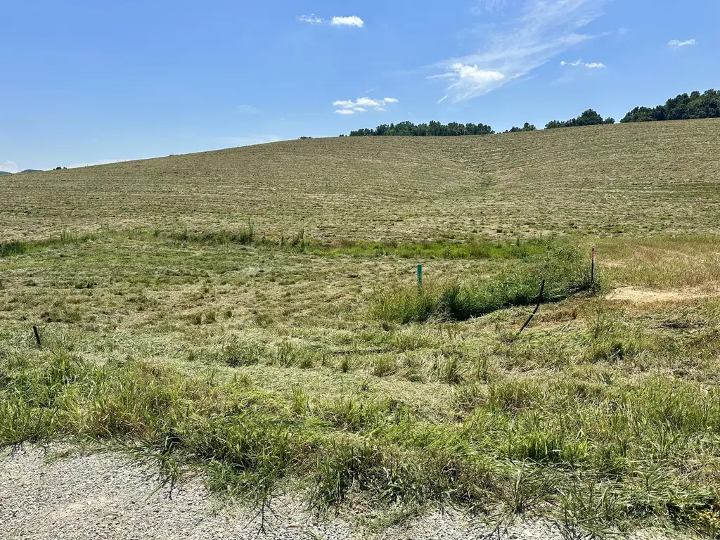133 Jaguar Way London KY 40741