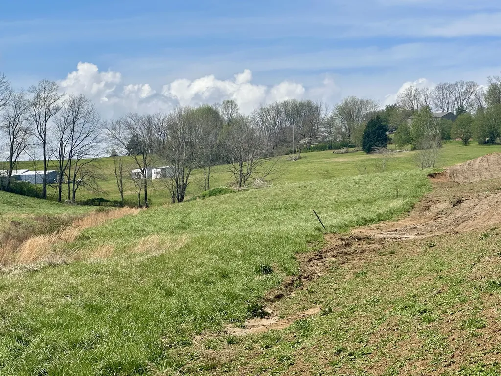 133 Jaguar Way London KY 40741