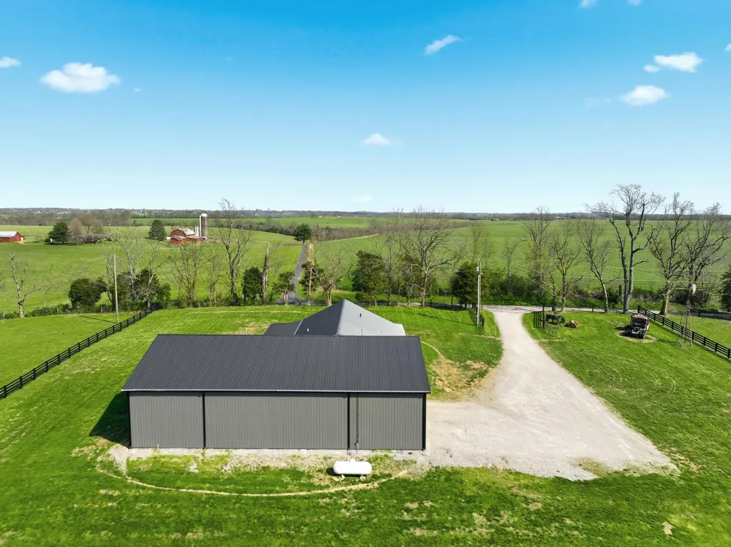 279 Dossett Lane Harrodsburg KY 40330
