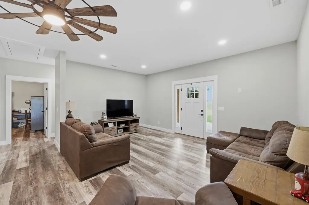 279 Dossett Lane Harrodsburg KY 40330