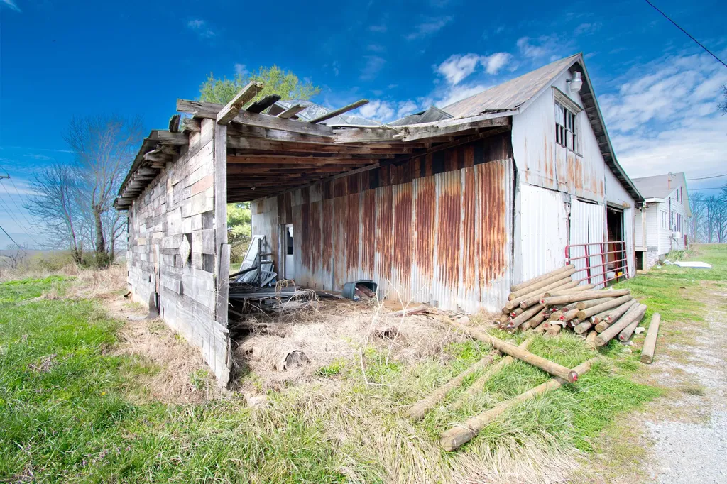 3680 Wallingford Road Flemingsburg KY 41041