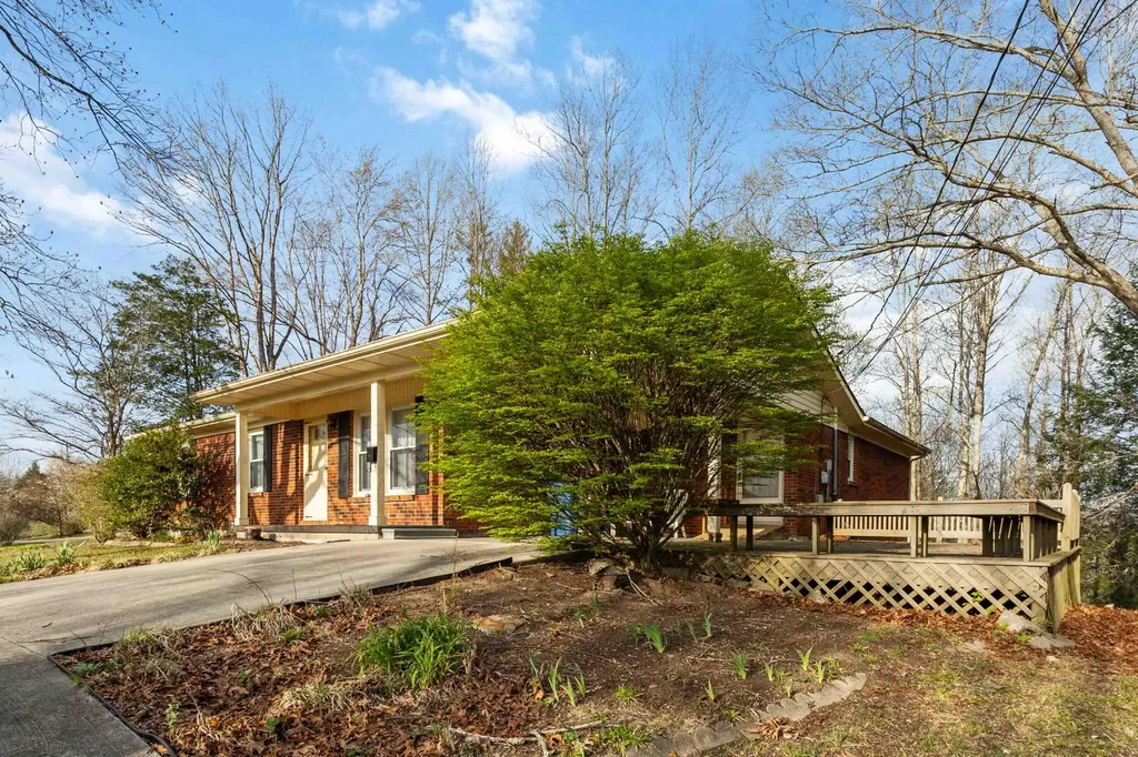 648 Murphy Subdivision Road Stearns KY 42647