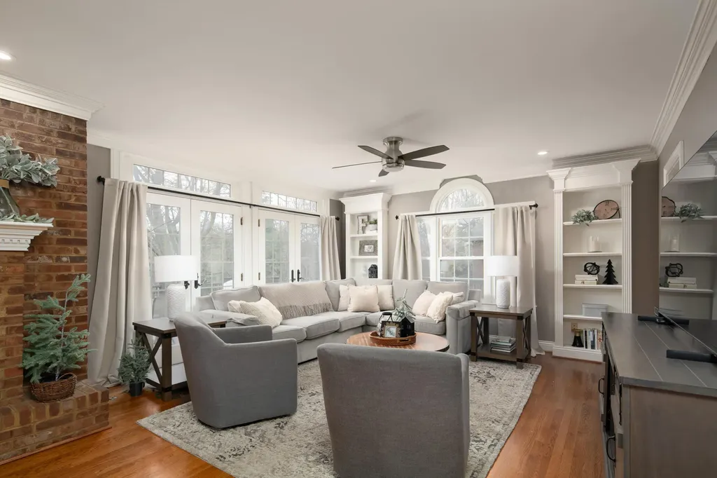 3424 Chestnut Hill Lane Lexington KY 40509