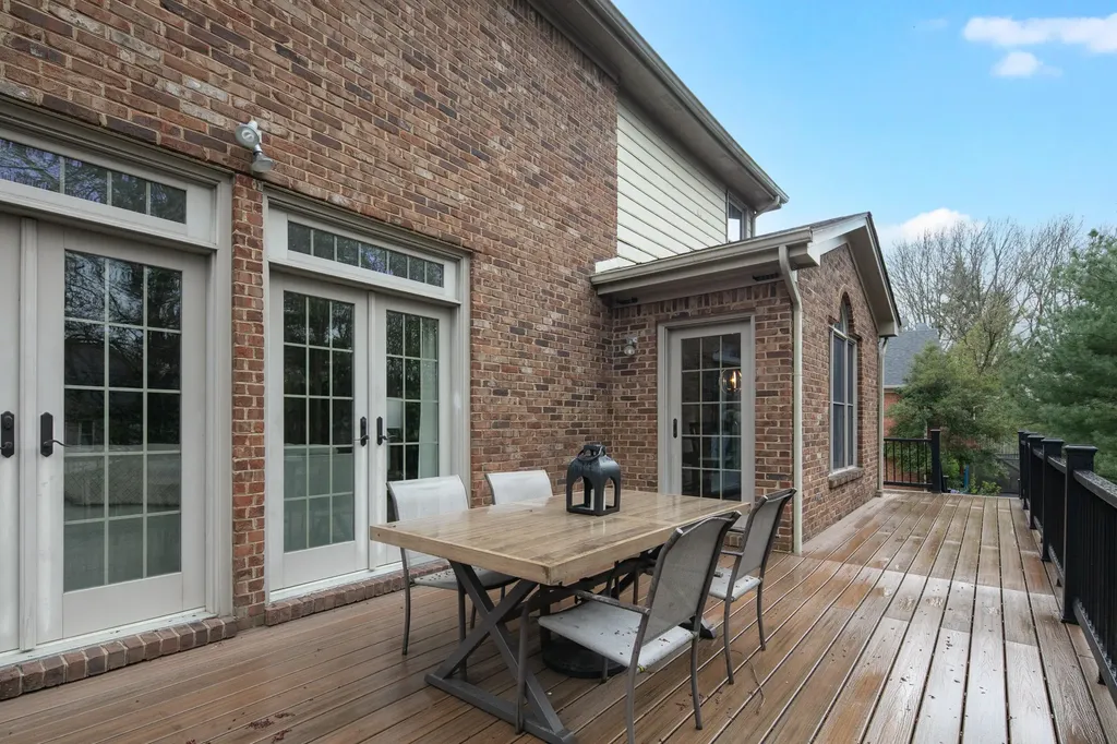 3424 Chestnut Hill Lane Lexington KY 40509