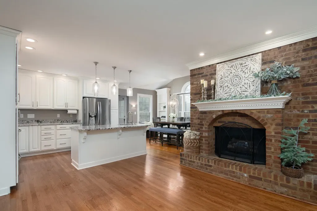 3424 Chestnut Hill Lane Lexington KY 40509