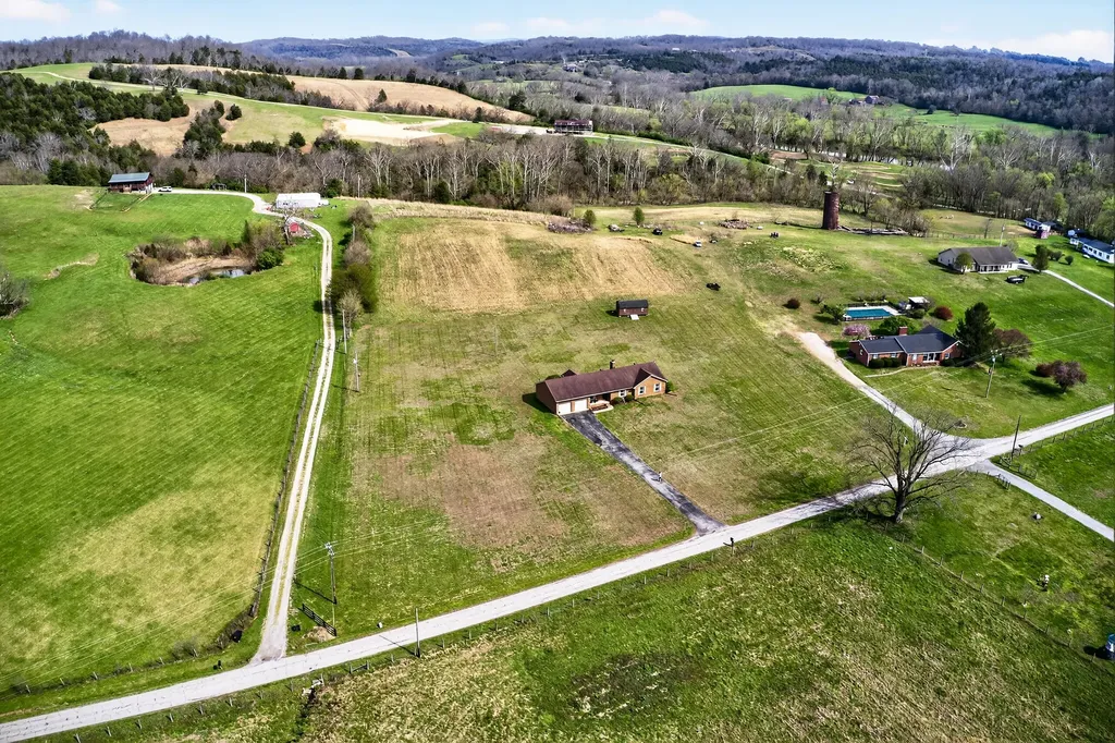 3886 Jackson Ferry Road Winchester KY 40391
