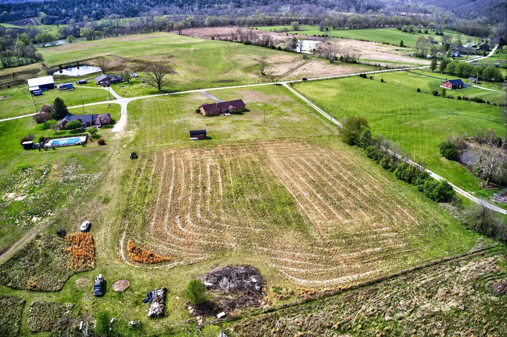 3886 Jackson Ferry Road Winchester KY 40391