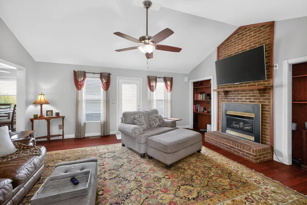 3886 Jackson Ferry Road Winchester KY 40391