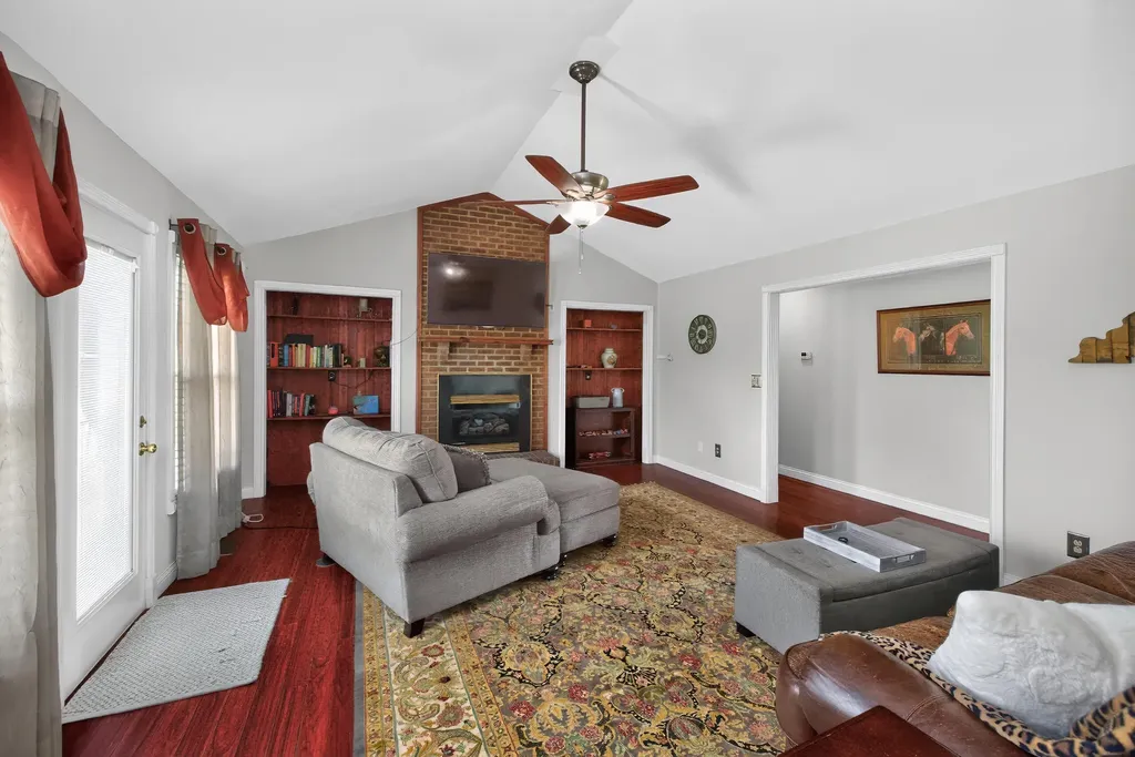 3886 Jackson Ferry Road Winchester KY 40391