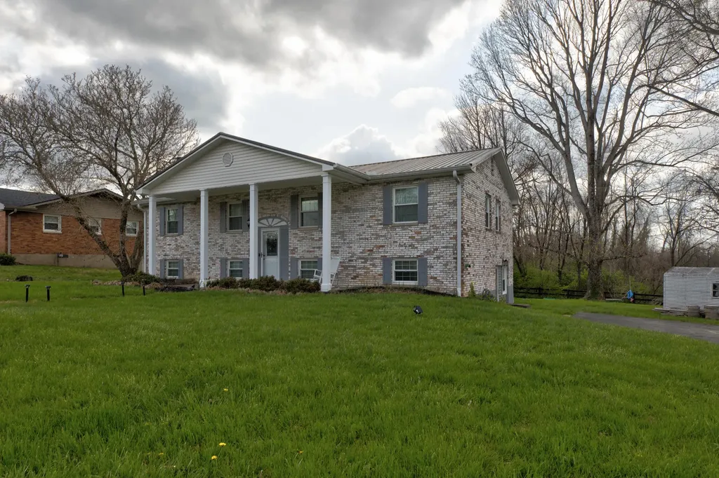 241 Blueberry Lane Mt Sterling KY 40353