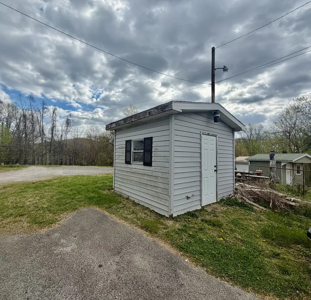 110 Jacksboro Street Somerset KY 42501
