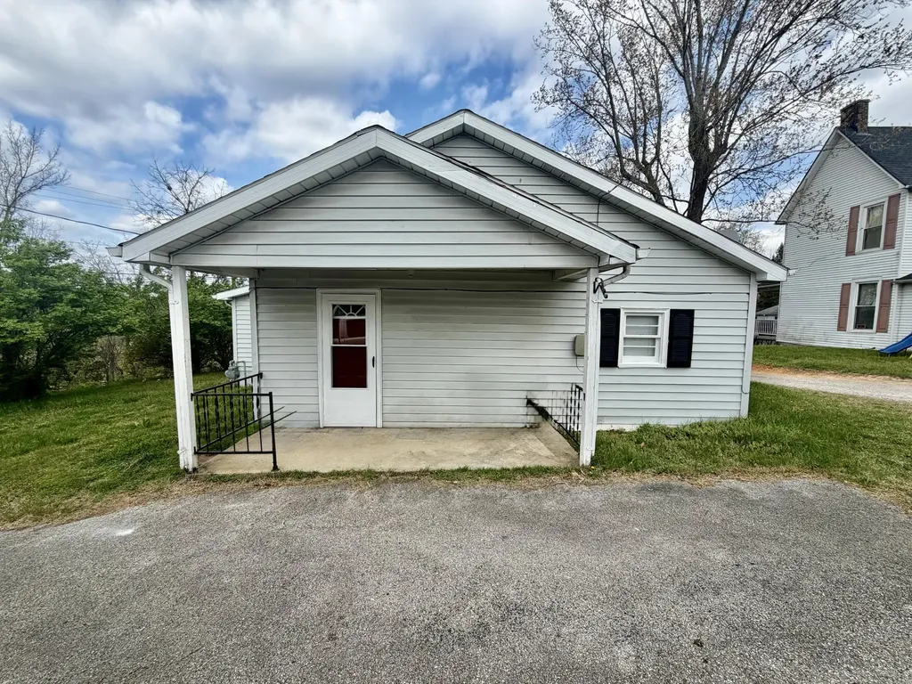 110 Jacksboro Street Somerset KY 42501